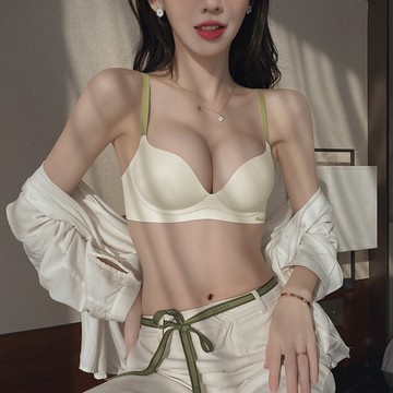 無痕內衣女小胸聚攏顯大收副乳防下垂固定杯無鋼圈調整女士文胸罩