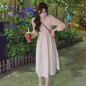 白色內搭針織連衣裙子女秋冬裝2026年新款法式赫本風高級感長裙子