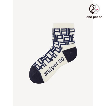 【and per se】女款舒適提花圖案設計白色球襪 DLW08165