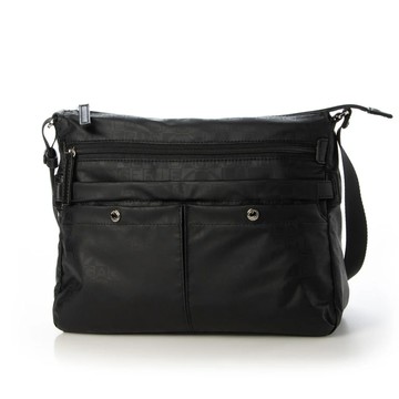 LA BAGAGERIE 字母印雙口袋方形斜背包（中/黑）_廠商直送