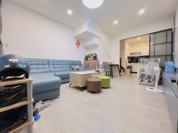 【樹孝中山商圈｜臨路前院車庫｜精美裝潢美別墅】｜台中市太平區新平路三段