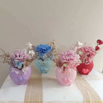 玫瑰康乃馨永生盆花桌花  生日企業課程工商贈禮七夕情人節花束中