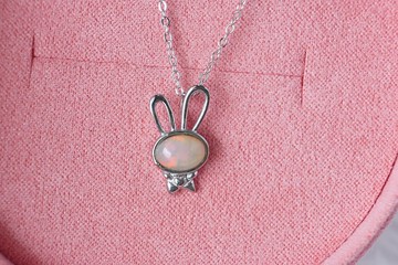 天然蛋白石墜飾項鍊，925純銀材質