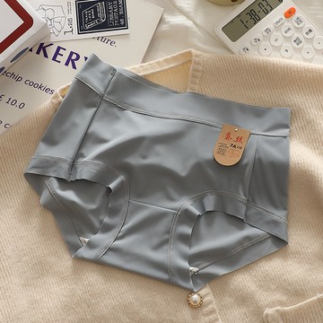 【Maggie+】純色冰絲中腰薄款透蠶絲透氣女用三角褲-灰色