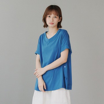 【Simply Yours】V領落肩側扣T 藍F