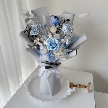 SEE 看見花藝設計 |情人節|永生玫瑰|生日|晨光之藍不凋玫瑰花束