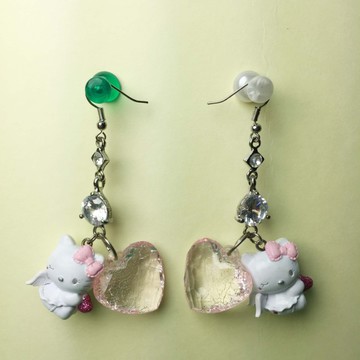 【震撼精品百貨】Hello Kitty 凱蒂貓~耳環-心天使造型