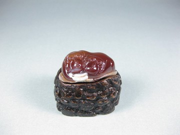 雕件 一對寶(一對猴) 黃皮紅玉髓