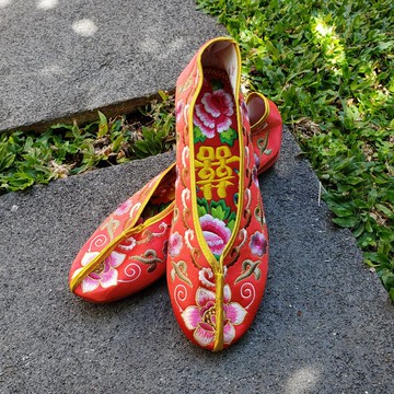 傳統手工製造紅色繡花鞋 KW11201714 ** 附送贈品 **
