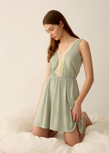 連身_夏日暖陽．蕾絲拼接無袖睡衣(清水綠)