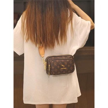 今年流行小方包包女款2025新款高級質感小眾設計復古老花斜挎秋冬
