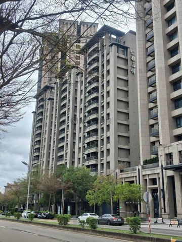 新竹縣立總圖書館 ｜高級區金店面雙平車｜新竹縣竹北市自強三路