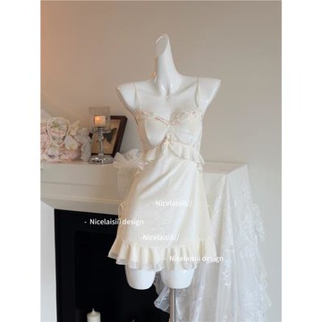 Nicelaisiii奶欲千金 純欲法式絲絨睡裙秋冬季新款帶胸墊蕾絲睡衣