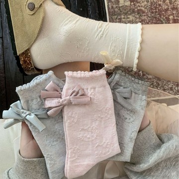 襪子女韓系春秋季棉襪緞面蝴蝶結中筒襪浮雕kt貓女襪miu系堆堆襪鑫弘-素時衣櫥