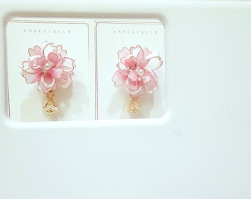 摟空虛實浪漫櫻花耳針 永生花 樹脂 禮物首選