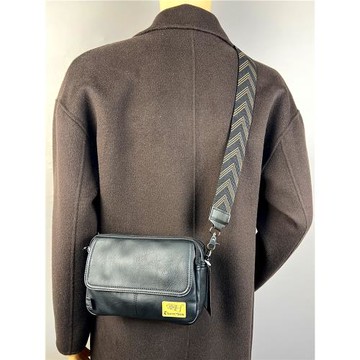 潮牌男士單肩包日韓個性百搭男女式斜挎背包小跨包日系戶外包潮包