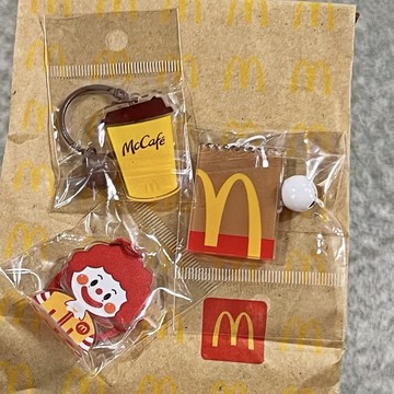 小包臺灣出貨🌟麥當勞鑰匙扣周邊掛飾學生亞克力書包掛件可愛情侶禮物卡通鑰匙鏈
