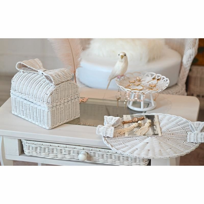 白ラタン♡たっぷり収納♡ホワイト家具♡フリル♡レース♡ミルクペイント♡ 白ラタン♡たっぷり収納♡ホワイト家具♡フリル♡レース♡ミルク