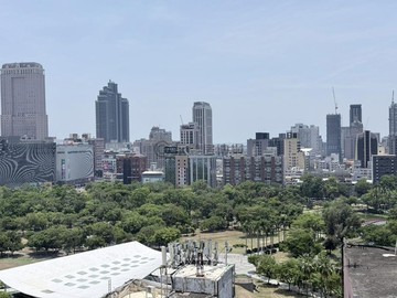 中央公園捷運站｜公園景觀｜民生臻愛｜三房車位｜高雄市新興區中山一路