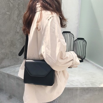 【太妮絲B70】現貨 秋冬新包 寬肩帶信封包 黃色 PU 休閒 寬肩帶 小包 小方包 ins 潮