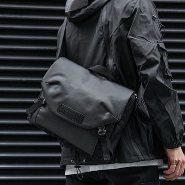 🐂公牛世家🐂日係側背包 單肩包 郵差包 側背包男 大容量側背包 機車包 通勤包 機能側背包 斜挎包 冒險包 防水