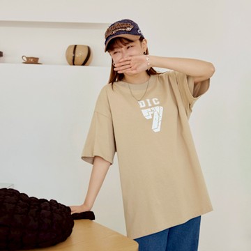 OB嚴選中大尺碼-率性字母印花寬鬆短袖上衣《AB20153》