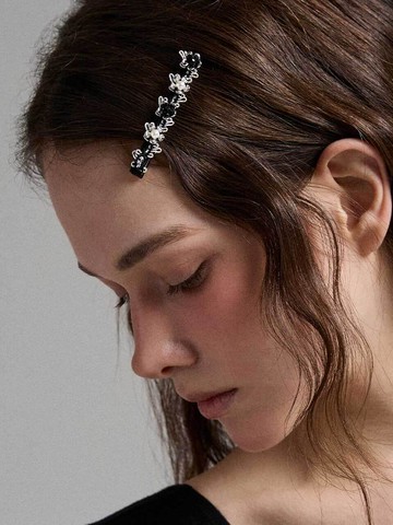 Kitsch Flower Pearl Claw