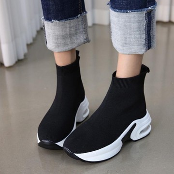 韓國設計．街頭針織襪套拼接厚底氣墊造型短靴．白鳥麗子