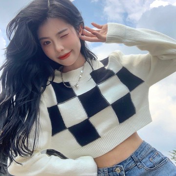 棋盤格毛衣女春秋設計感小眾高腰短款針織衫黑白格子秋冬打底上衣