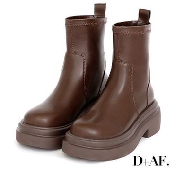 D+AF 安可返場輕量底素面瘦瘦短靴 咖