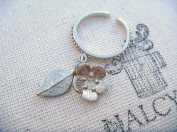 Little Daisy Ring
