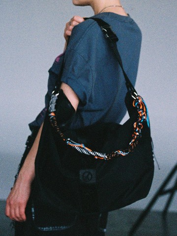 Multi-ful Chain Connected Cross Bag