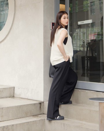 俐落打褶西裝直筒寬褲