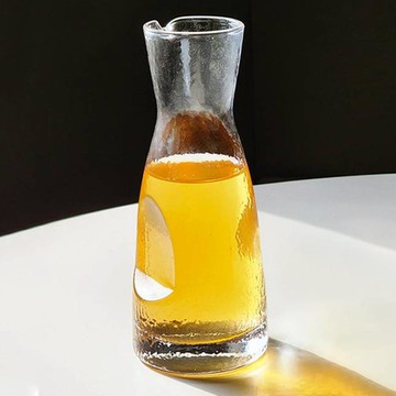 horeca 清酒德利玻璃瓶 200毫升  高 16公分  底徑 6.5公分  1個