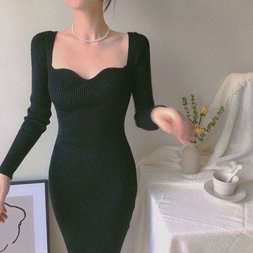 ParrotFashion 針織洋裝包臀性感洋裝女秋冬內搭復古方領中長款緊身黑色針織打底裙