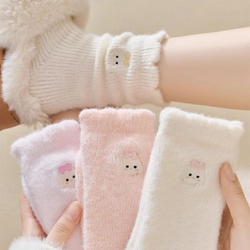 ✨壹灣出貨✨毛絨襪子冬季女中筒秋冬加絨加厚中筒保暖地闆可愛卡通睡眠月子 T2AZ