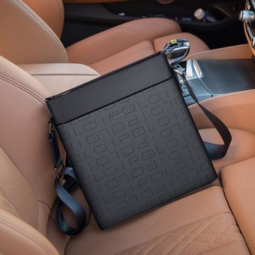 英皇保羅斜挎包男士包包新款正品商務休閑真皮豎款單肩包通勤背包