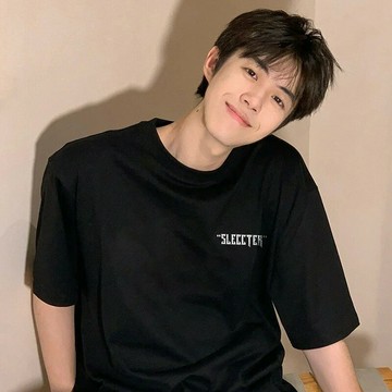 一件??【熱賣爆款】短T男  短袖上衣 圓領寬鬆上衣 百搭潮流T恤 夏季薄款上衣 五分短袖上衣 韓版學院穿搭短袖