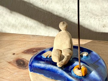 | Luna 陶偶系列 | 陶器 淺灘乘涼 線香碟 擺設