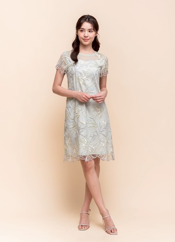 奢感自若刺繡Ａ字洋裝