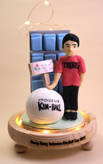 活動記念小禮品,內有LED燈效,可客製名字.提供相片客製人物造型