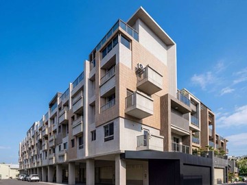 長億國小旁臨路七米面寬｜大地坪角間三車店墅｜台中市太平區永成北路