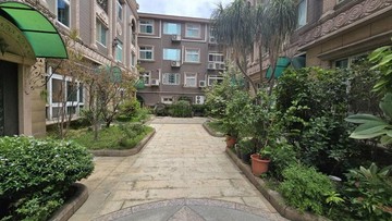 青埔高鐵站前花園別墅。5房大面寬雙車位｜桃園市中壢區青埔四街
