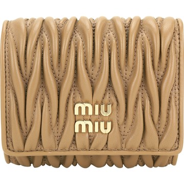 miu miu Matelasse 皺褶納帕羊皮三折短夾(棕色)