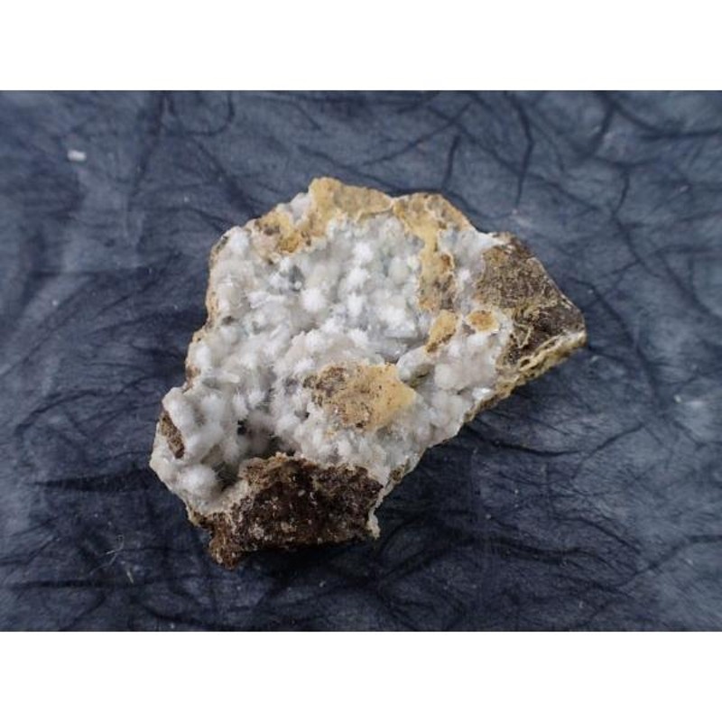 トムソン沸石(Thomsonite) 束沸石(Stilbite) Goble, Oregon, USA 産