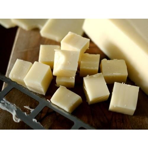 スイス産　エメンタールチーズ（100g）