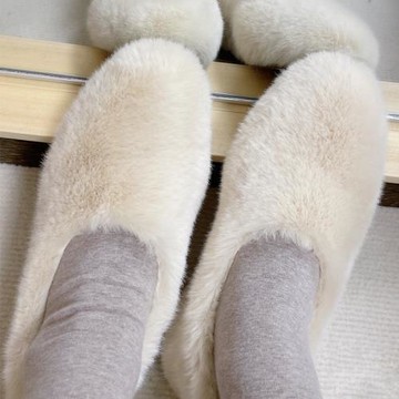 2025秋冬季白色毛毛鞋女外穿網紅溫柔風單鞋一腳蹬內增高加絨豆豆