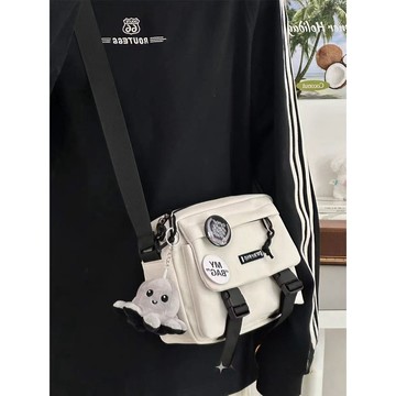 Bag House👜 【4729人好評】斜挎小包工裝撞色小方包日係ins風原宿潮牌運動休閒手機斜挎背包 男生包包