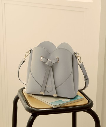 心型裁片扭結飾條三層手提肩背斜背包-霧粉沫灰-心甜系列(BZ96529-91)