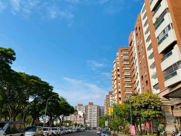 岡山《國宅面公園》｜超大坪數 1–2 樓店住雙效｜高雄市岡山區仁義路